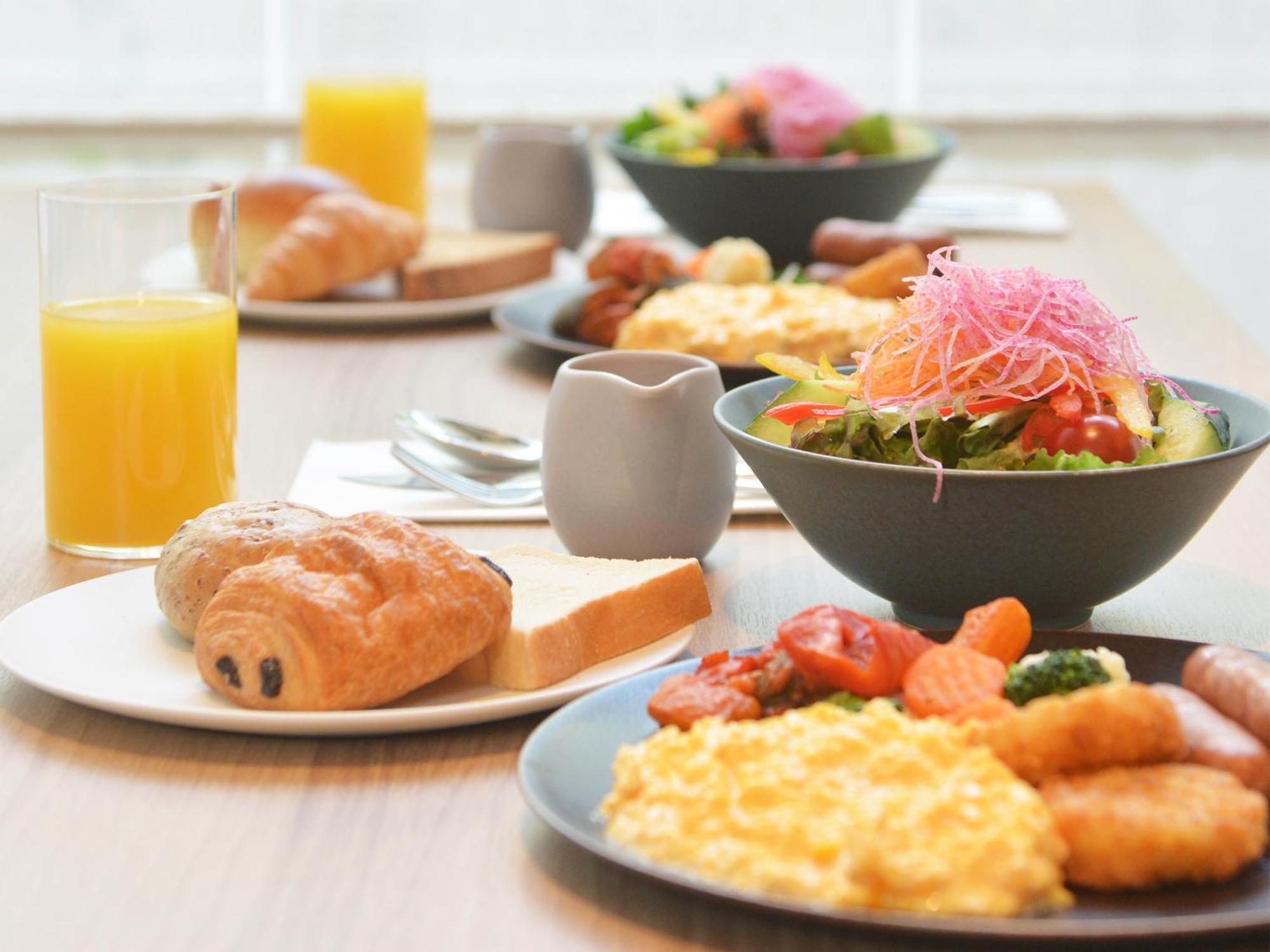 โรงแรม Hilton Garden Shijo Karasuma 4*