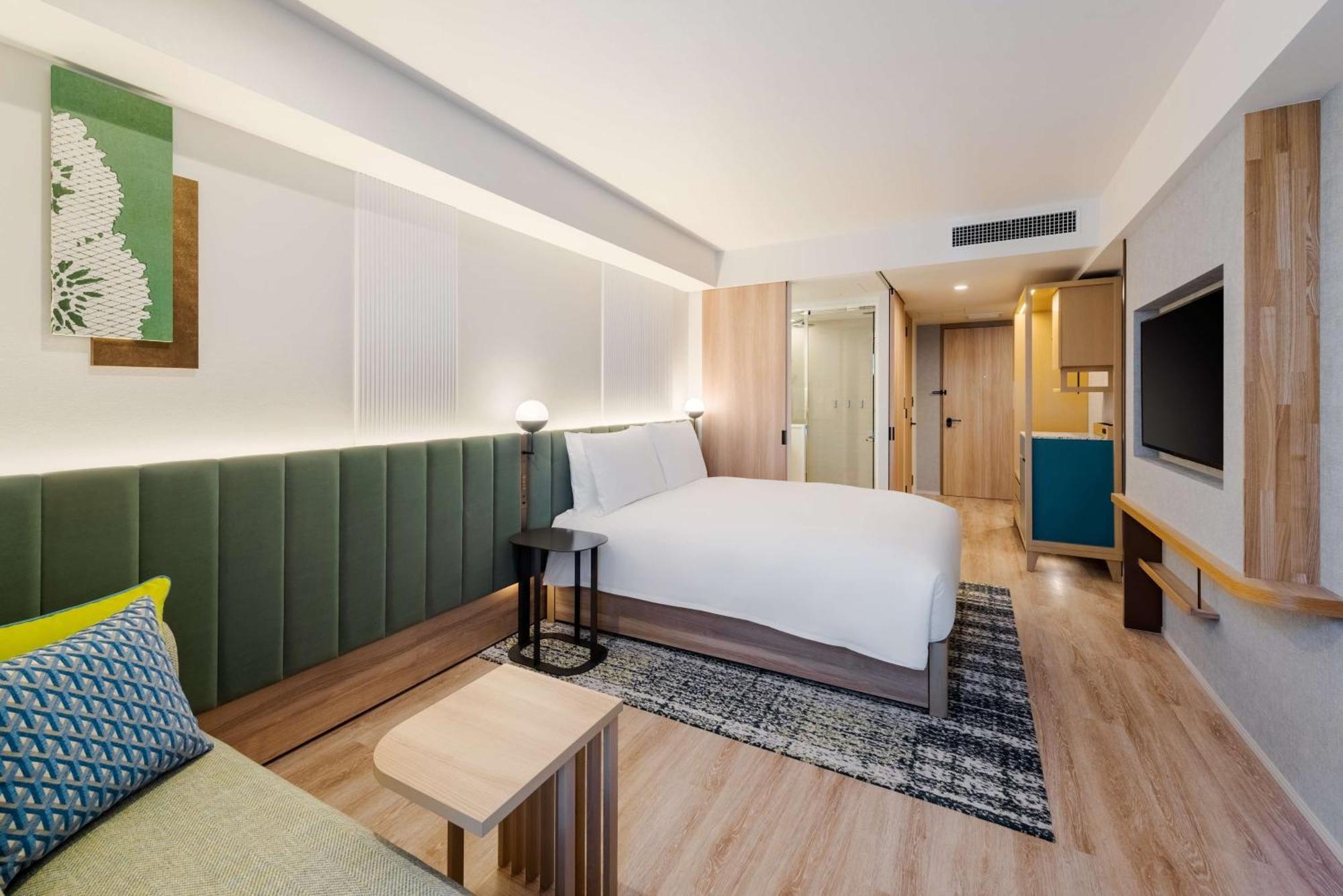 โรงแรม Hilton Garden Shijo Karasuma 4*