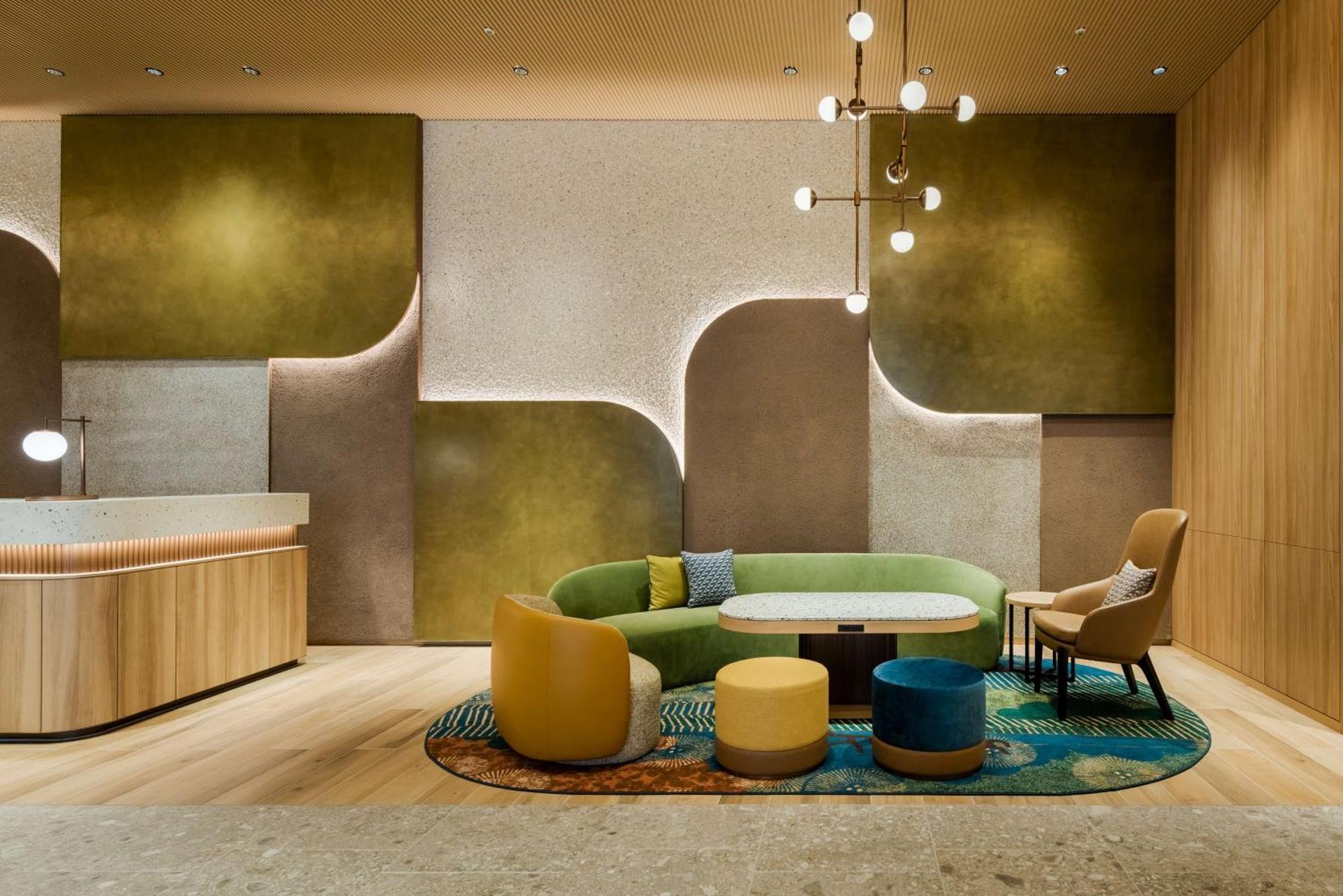 โรงแรม Hilton Garden Shijo Karasuma 4*